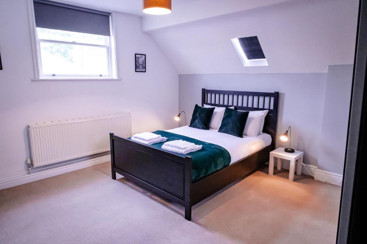 Lord Street - 2 Beautiful Apartments - Sleep Up To 14 Guests - By Rework Accommodation Chester Exterior foto
