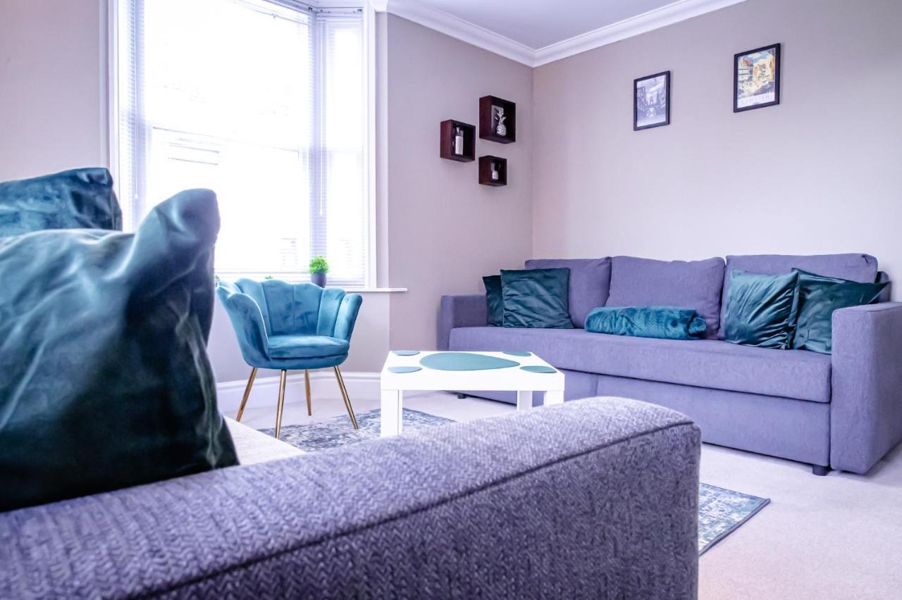 Lord Street - 2 Beautiful Apartments - Sleep Up To 14 Guests - By Rework Accommodation Chester Exterior foto