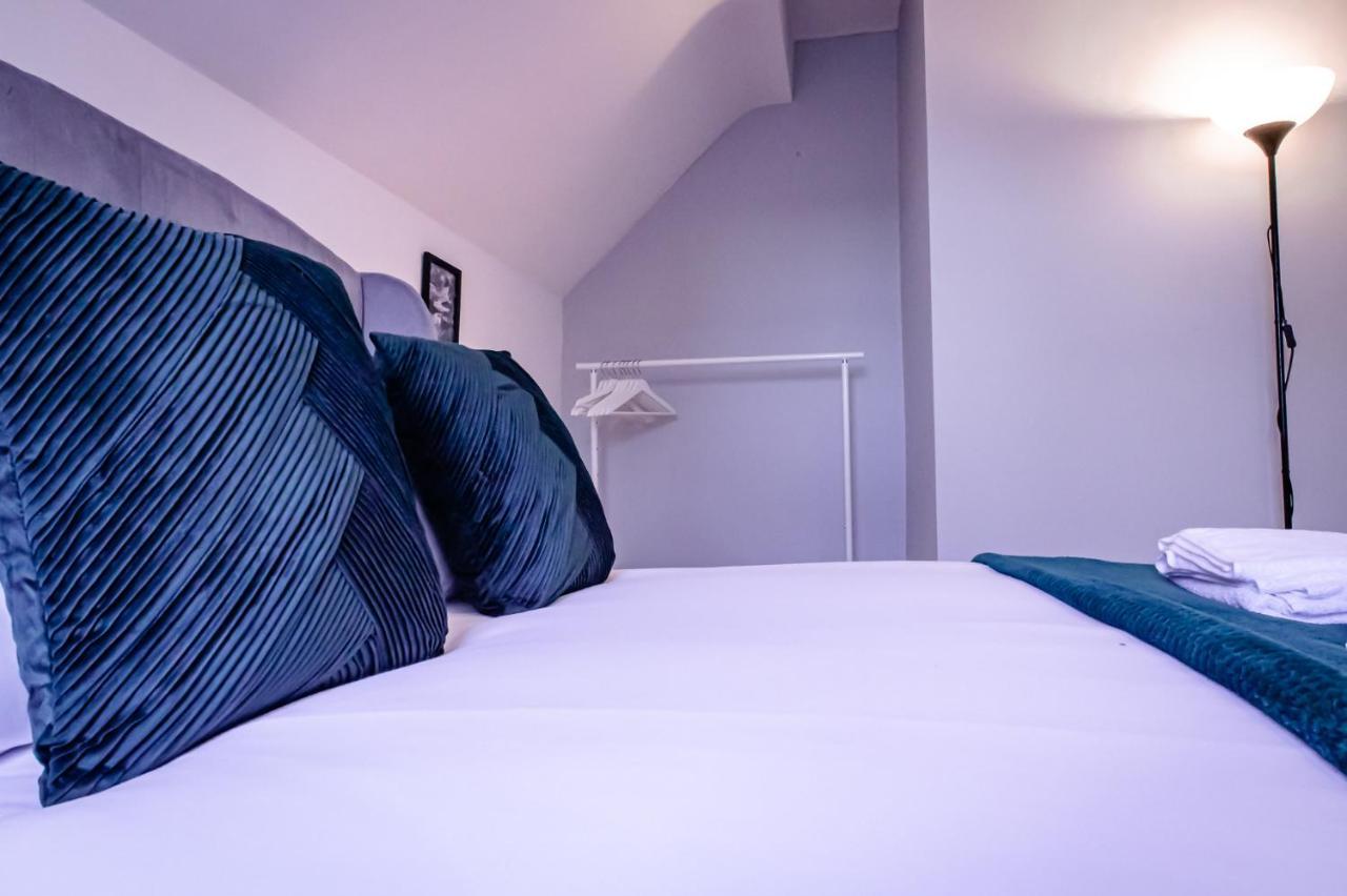 Lord Street - 2 Beautiful Apartments - Sleep Up To 14 Guests - By Rework Accommodation Chester Exterior foto