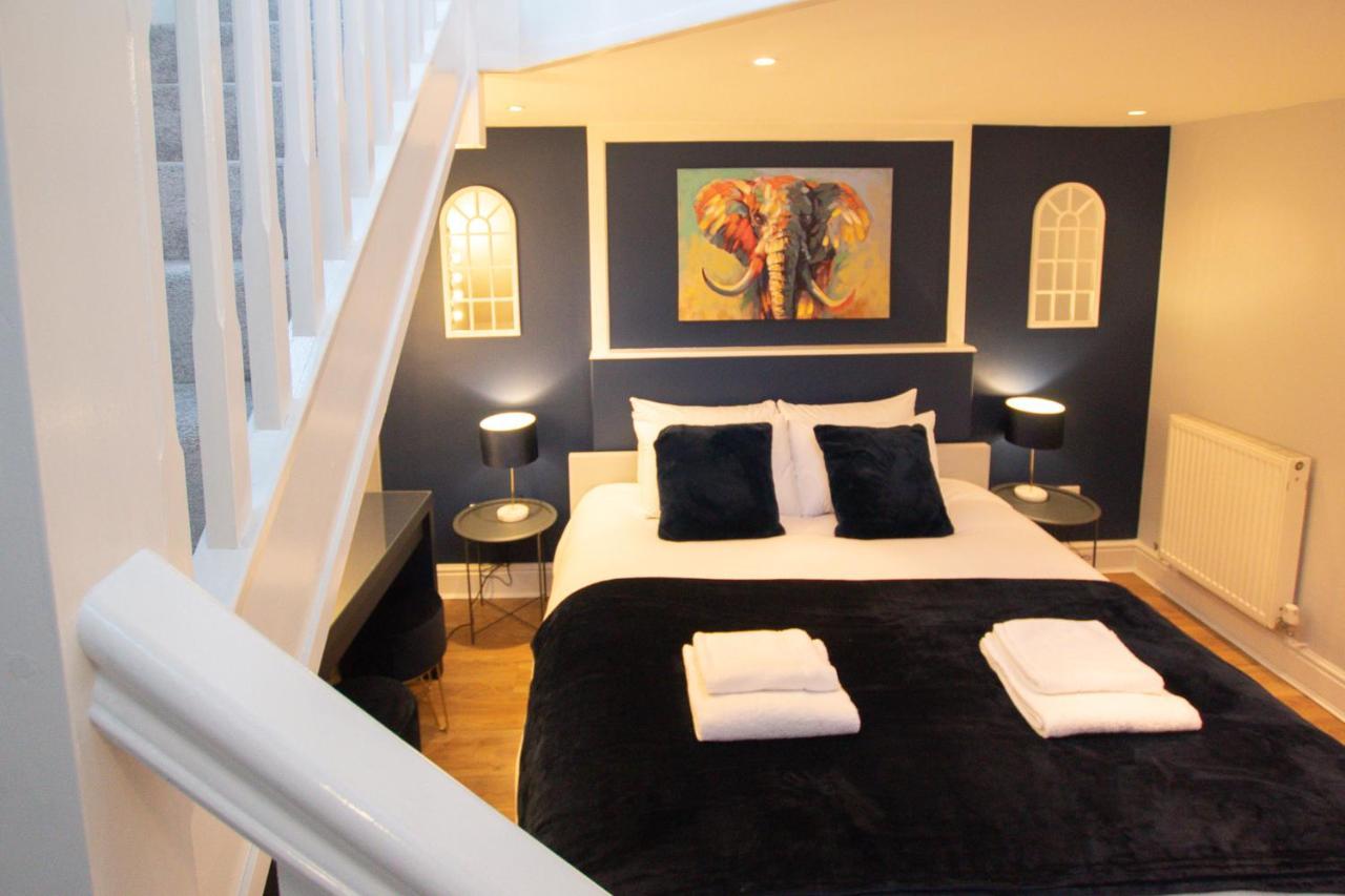 Lord Street - 2 Beautiful Apartments - Sleep Up To 14 Guests - By Rework Accommodation Chester Exterior foto