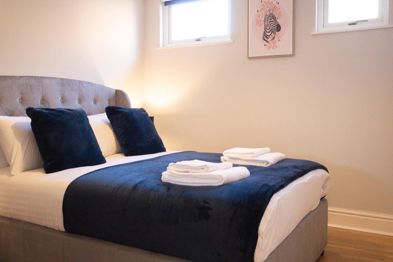 Lord Street - 2 Beautiful Apartments - Sleep Up To 14 Guests - By Rework Accommodation Chester Exterior foto
